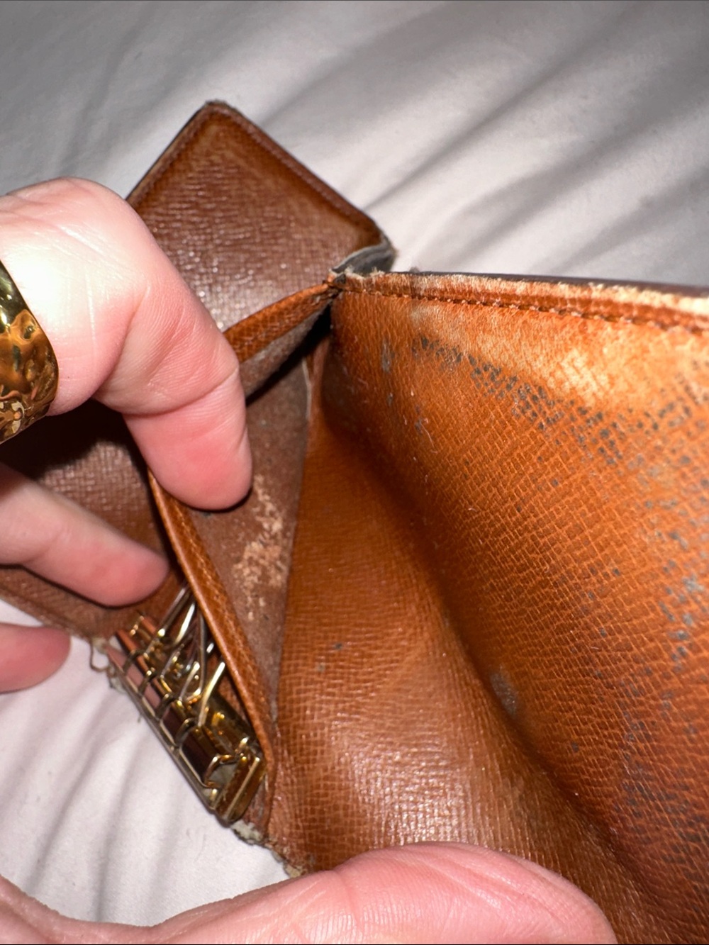 Louis Vuitton Monogram Canvas Key Pouch - Brown with Gold Accent good cond - Picture 5 of 7